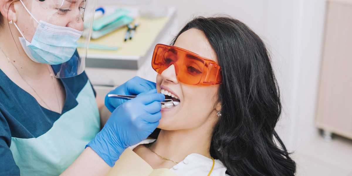 Dental Implants in Mumbai: A Comprehensive Guide to Restoring Your Smile