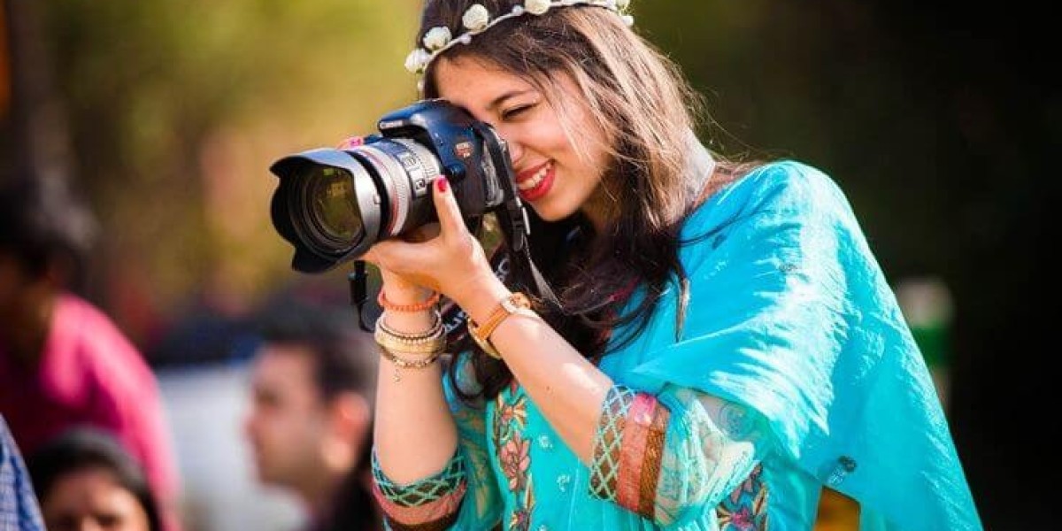 Why Your Best Photo Is the One You Didn't Pose For?