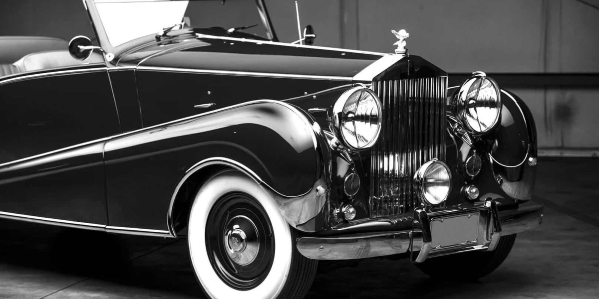 How a Private Staff Agency Helps You Find the Right Personal Chauffeur