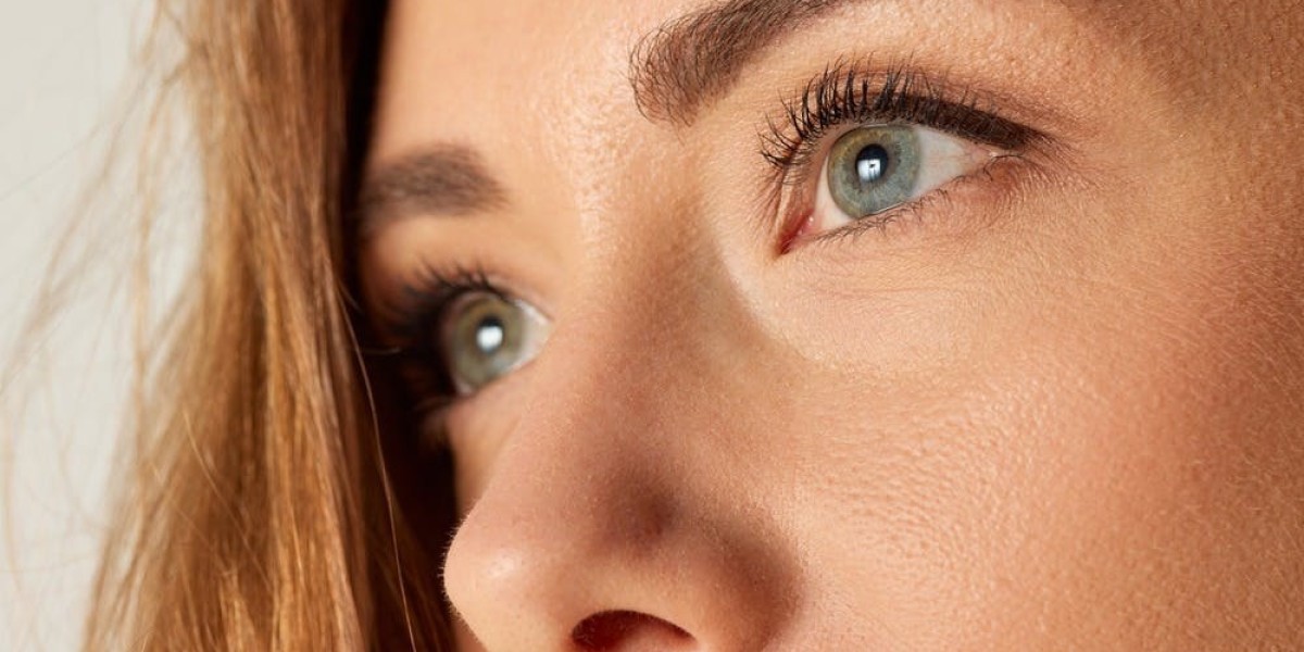 Why Influencers in Dubai Swear by Nose Slimming Injections for That ‘Perfect Selfie’ Look