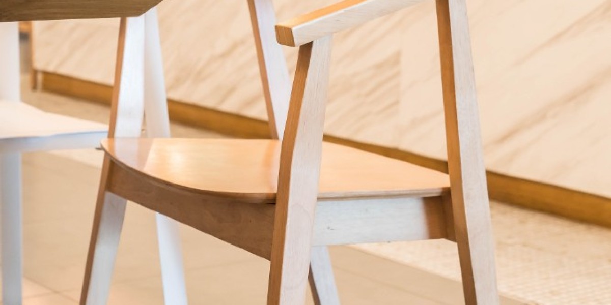 What Features Should You Look for When Buying Quality Wood Counter Height Bar Stools?