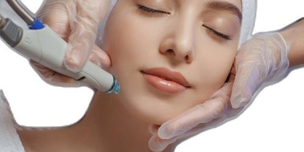 Real Client Experiences: Transformations After HydraFacial Treatment in Dubai