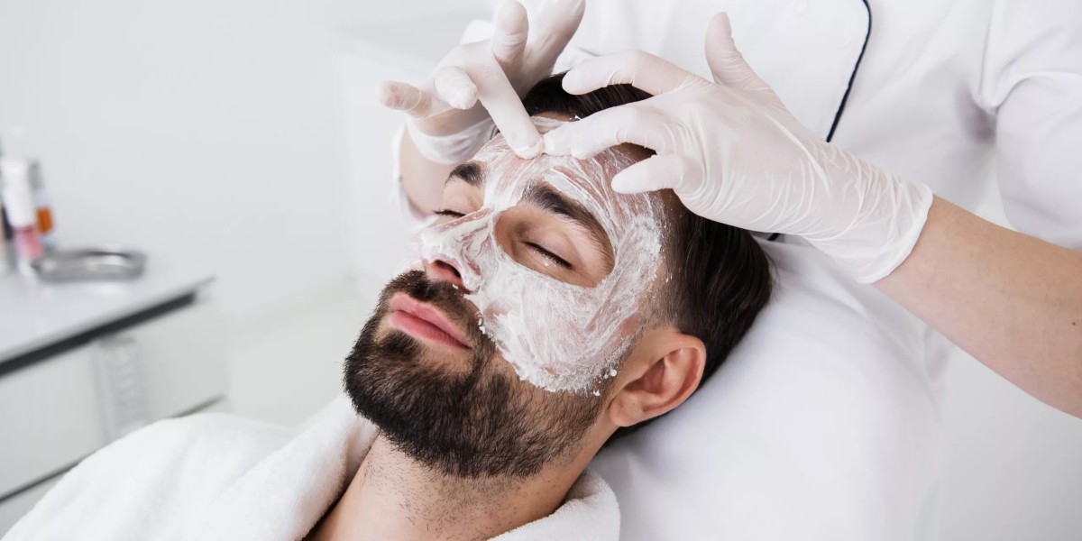 Discover Techniques to Deep Clean Skin with a Gentle Men’s Facial