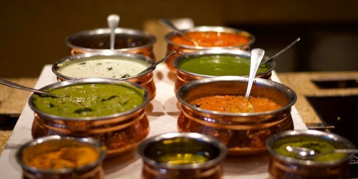 Best Indian Restaurant Milan City Center for Candlelight Dinner