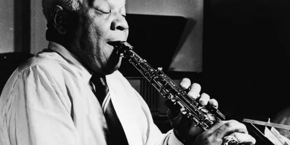 12 Best Soprano Saxophone Players in Music History