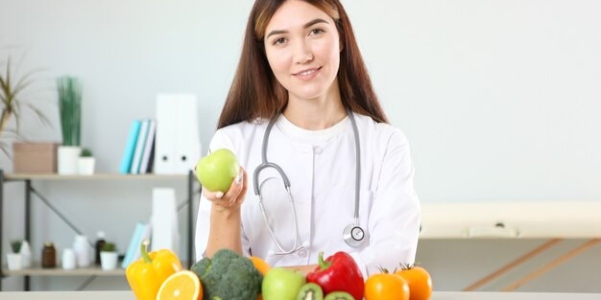 How Can a Nutritionist Improve Your Gut Health Naturally?