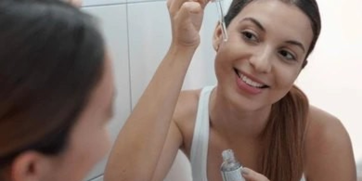 Discover Radiant Skin with Retinoid Serum Dubai – The Advanced Skincare Solution by IFMNS