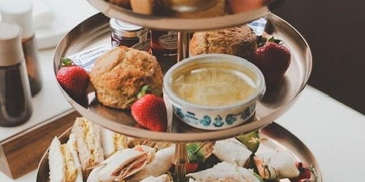 English Breakfast Explained: History, Ingredients, and Etiquette