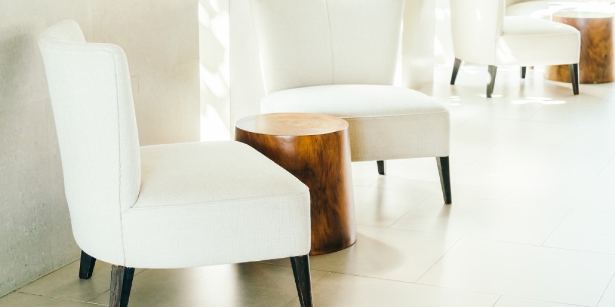 What’s the Difference Between a Lounge Chair and a Recliner?