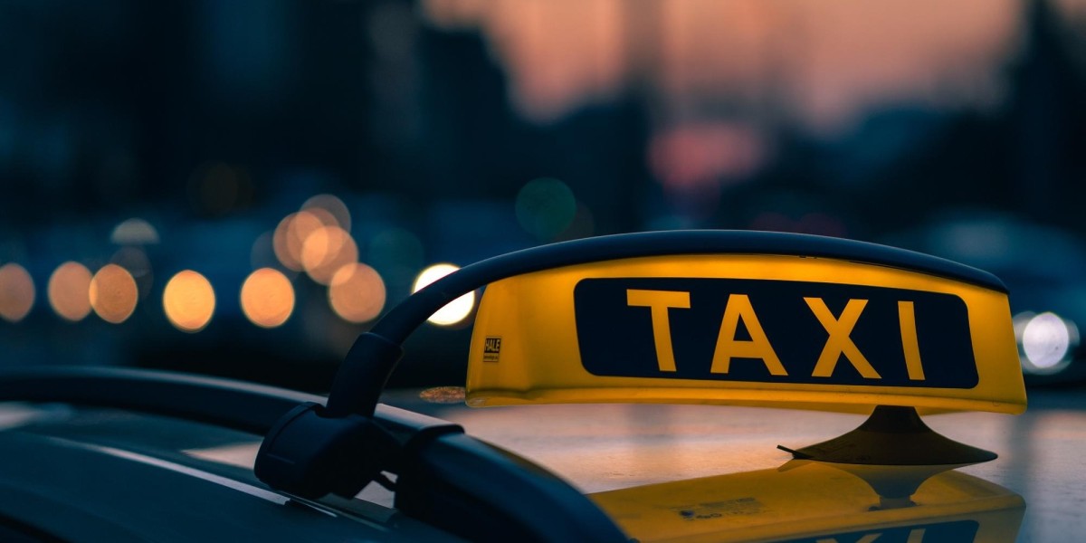 From Heritage to Hills: Agra Taxi Tour Package and Himachal Taxi Tour Packages for Every Traveler