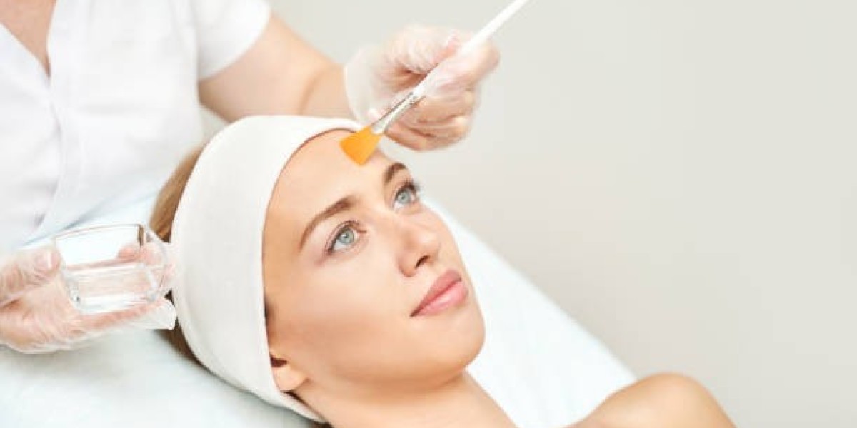 Chemical Peels in Dubai for Anti-Aging Benefits