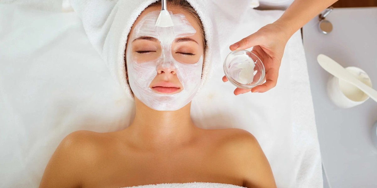Does Deep Cleansing Facial with Extraction in Dubai Remove Acne?