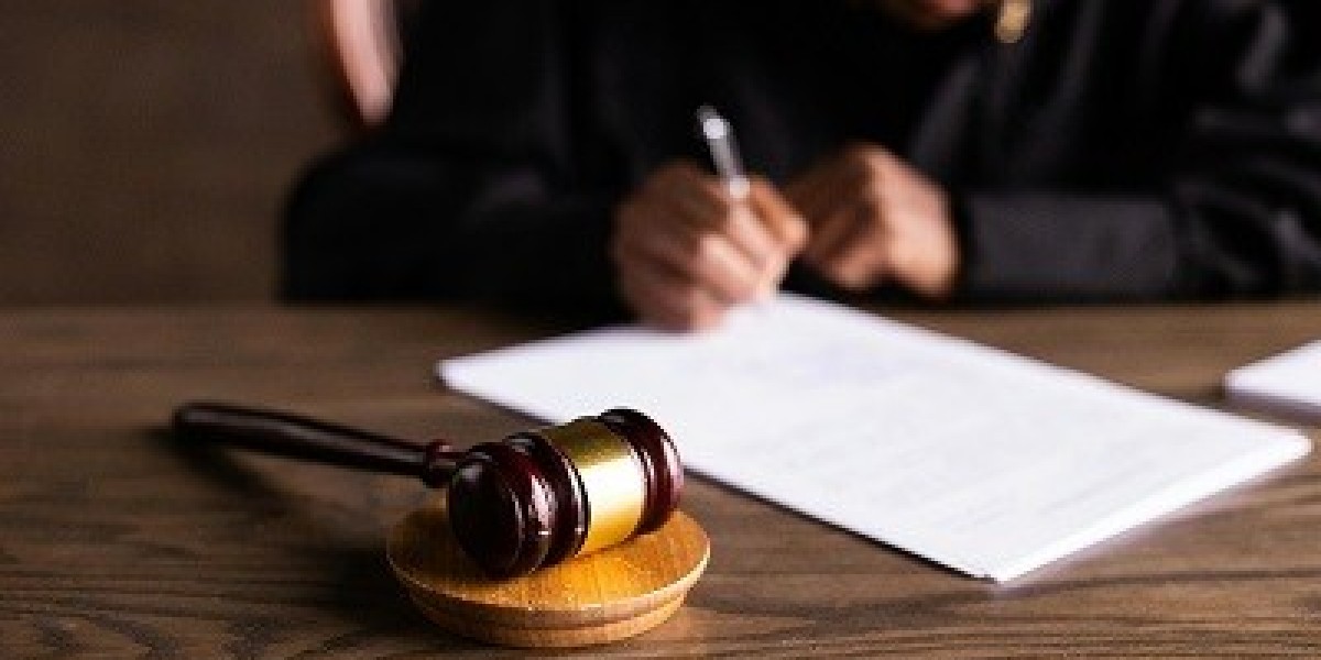 White Collar Crime Lawyer Services: Defending Against Federal Investigations