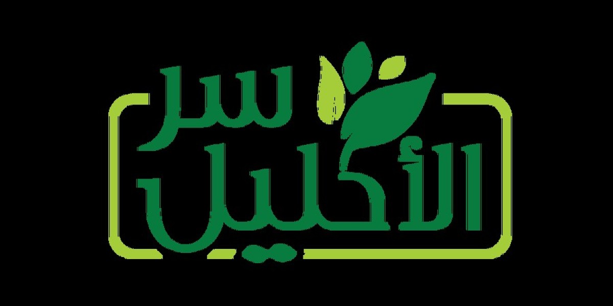 روتين طبيعي لتكثيف الشعر بزيت الإيمو وإكليل الجبل