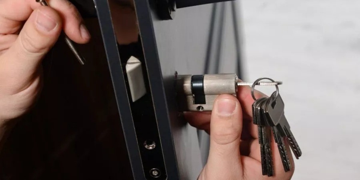 Fast Lock Replacement by Watchdog Locksmith in London: Keep Your Property Safe.