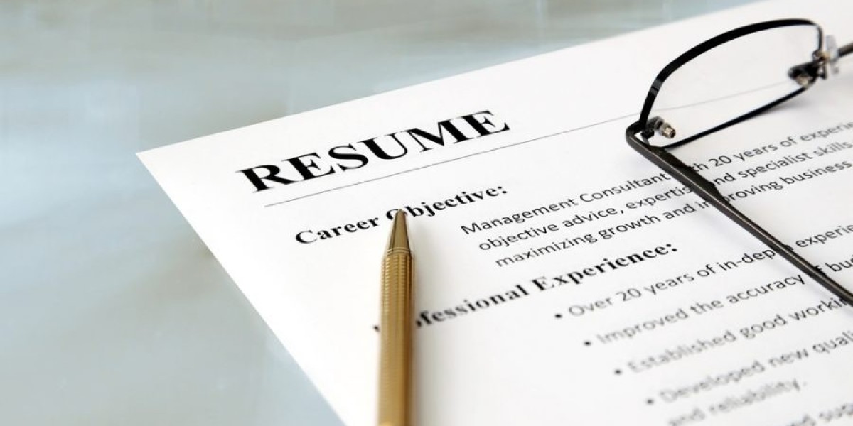 How a Resume Service Can Help You Land Your Dream Job