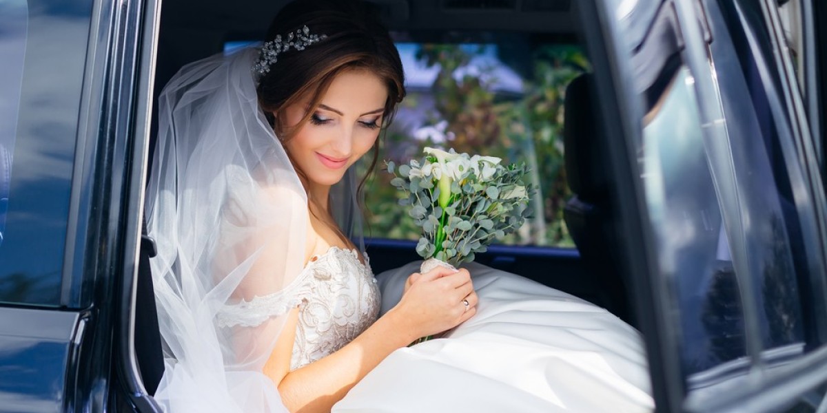 Luxury Wedding Limo Service Boston MA | VIP Wedding Limousine Rental