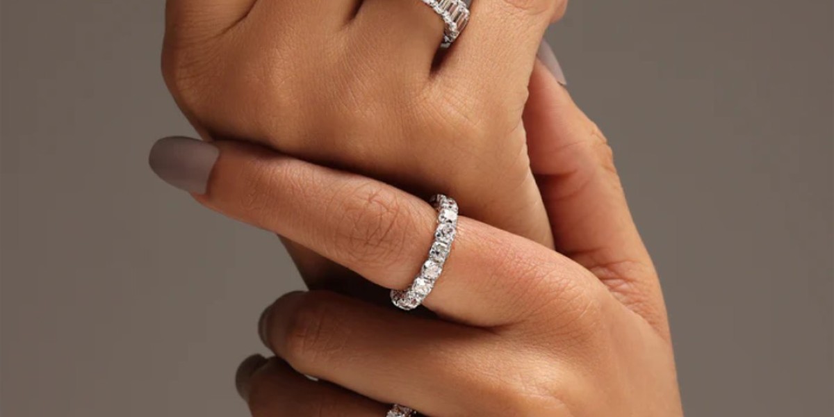 The Science of Sparkle: How Cut and Light Affect Gemstones