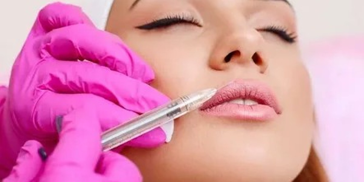Fillers in Dubai: Restore Temple and Forehead Volume Naturally