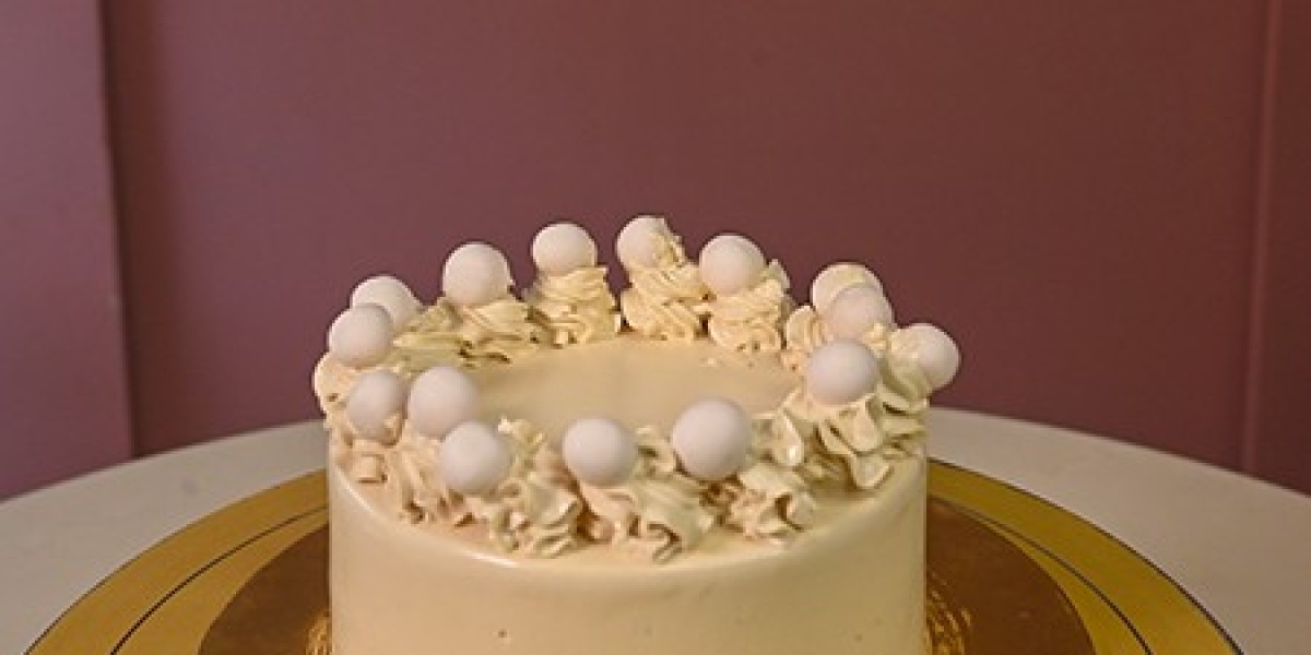 Luxury Customized Cakes: Gold, Marble, and Premium Designs