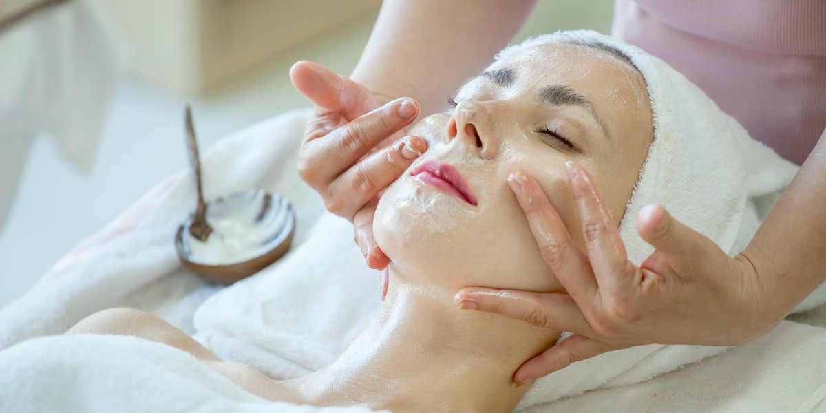 Reveal True Skin Clarity Through Deep Cleansing Facial