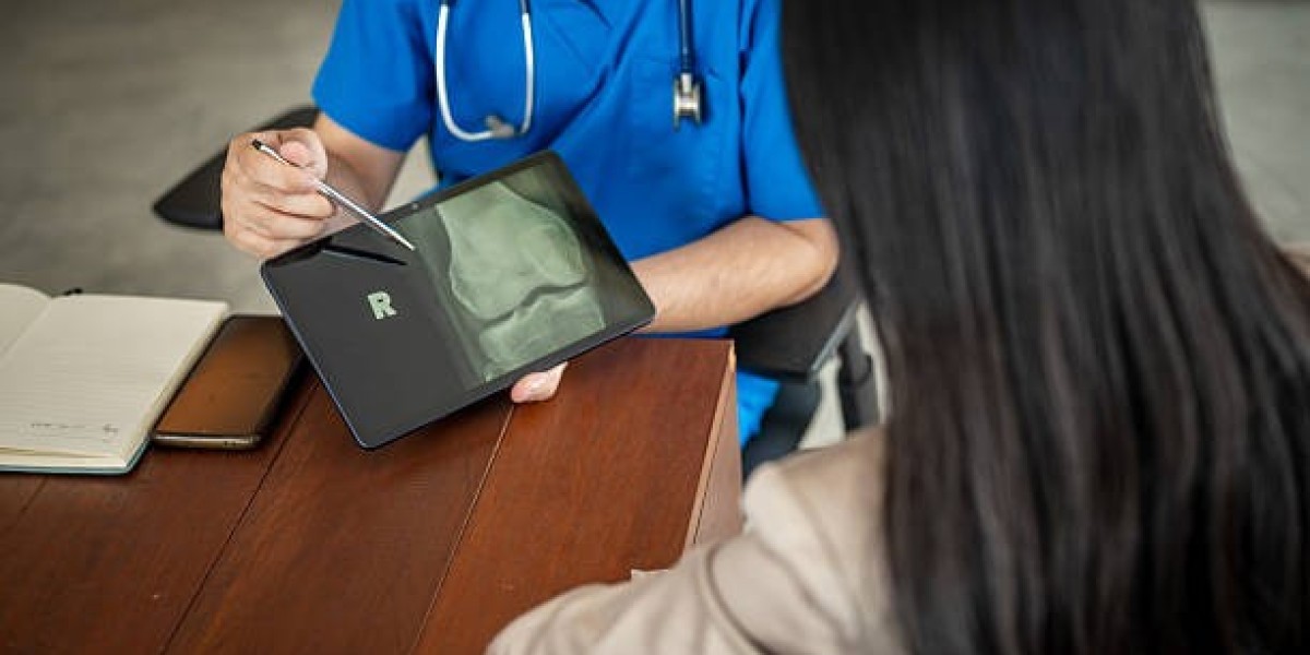 The Handheld Imaging Devices Market: Growth Forecast, Key Players, and Future Innovations