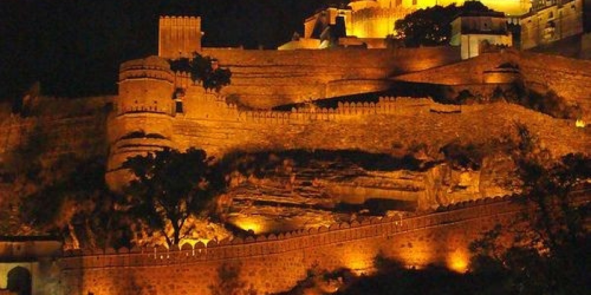 Witness History in Lights: A Trekking Tour to the Spectacular Kumbhalgarh Light & Sound Show