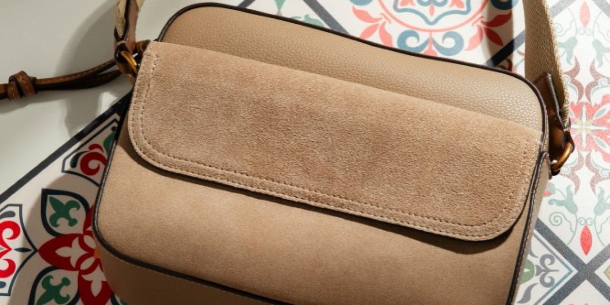 Why Small Frame Bags Are the Best Minimalist Choice in 2025 Fashion?