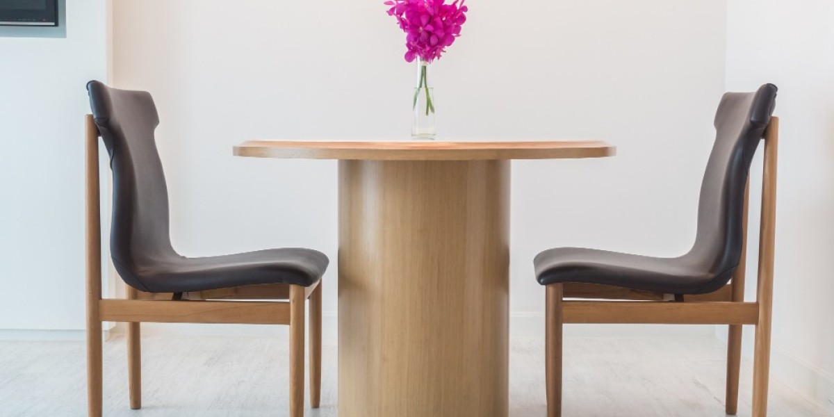 What’s the Best Finish for a Wooden Dining Table: Matte or Glossy?