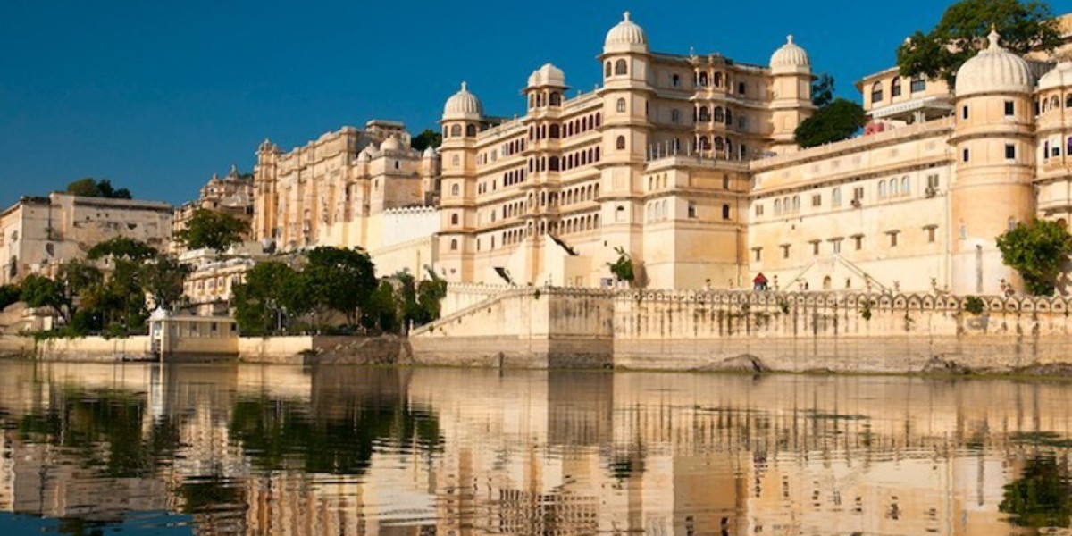 Udaipur’s Heritage Walk: Exploring the City’s Timeless Charm