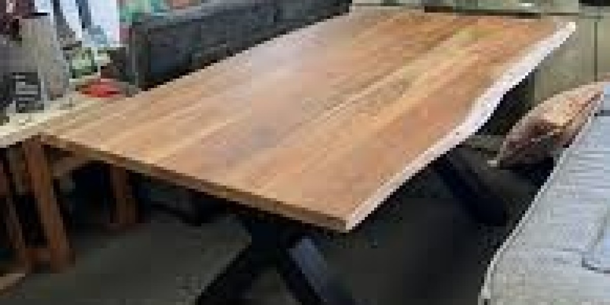 Solid Wood Table: Timeless Design and Lasting Strength