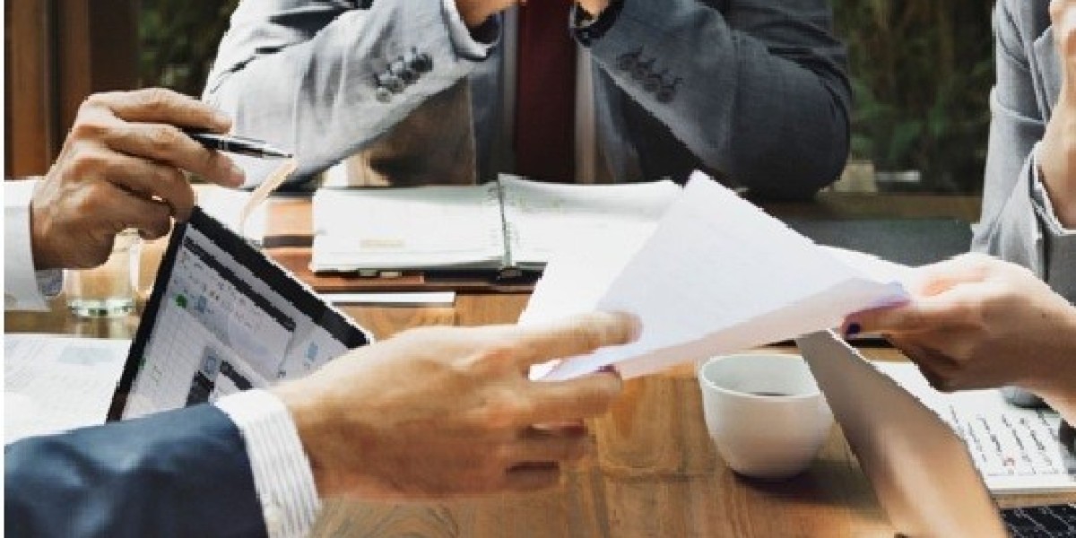 How a Property Manager Improves Communication Between Boards and Residents