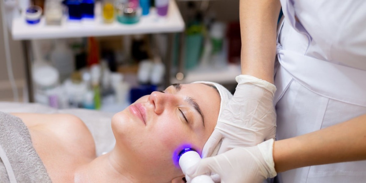 LED Mask Benefits for Glowing Skin
