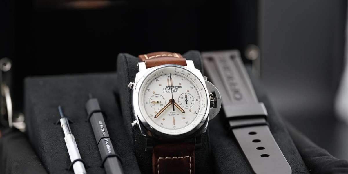 The Rise of User-Friendly Luxury Watches: Where Elegance Meets Everyday Practicality