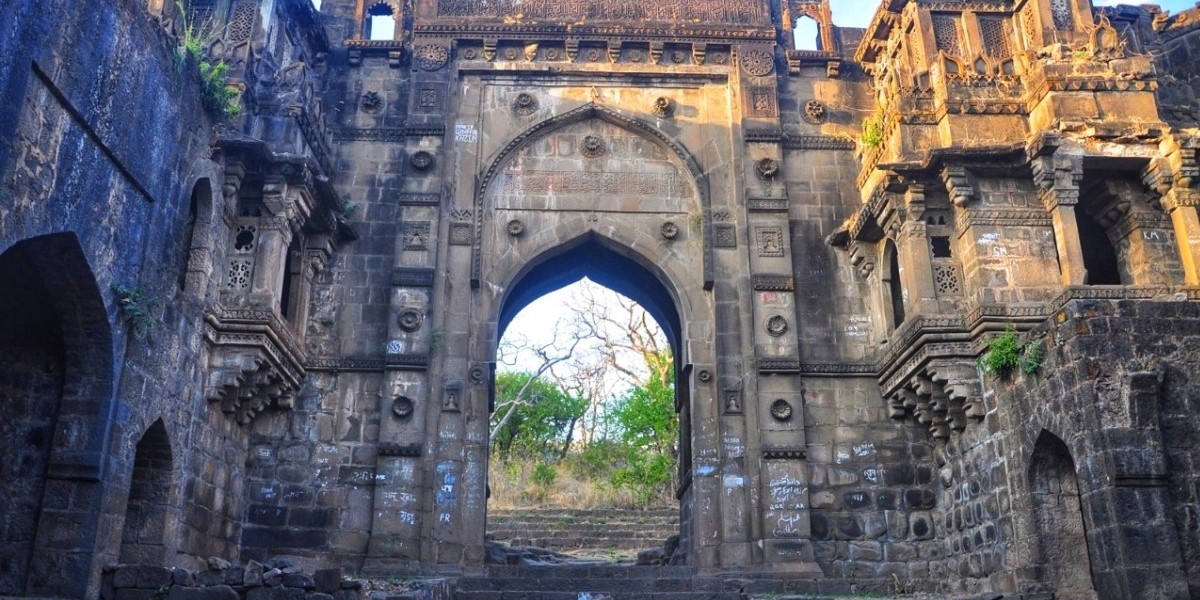 Taxi from Pune to Akkalkot