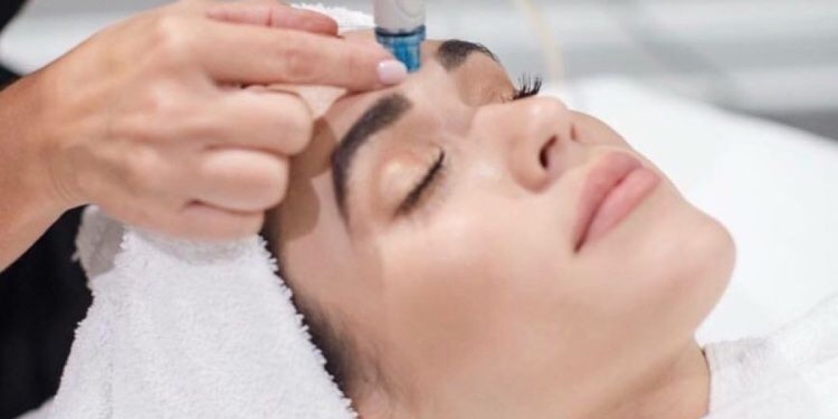 HydraFacial Treatment in Dubai: Reveal Your True Radiance
