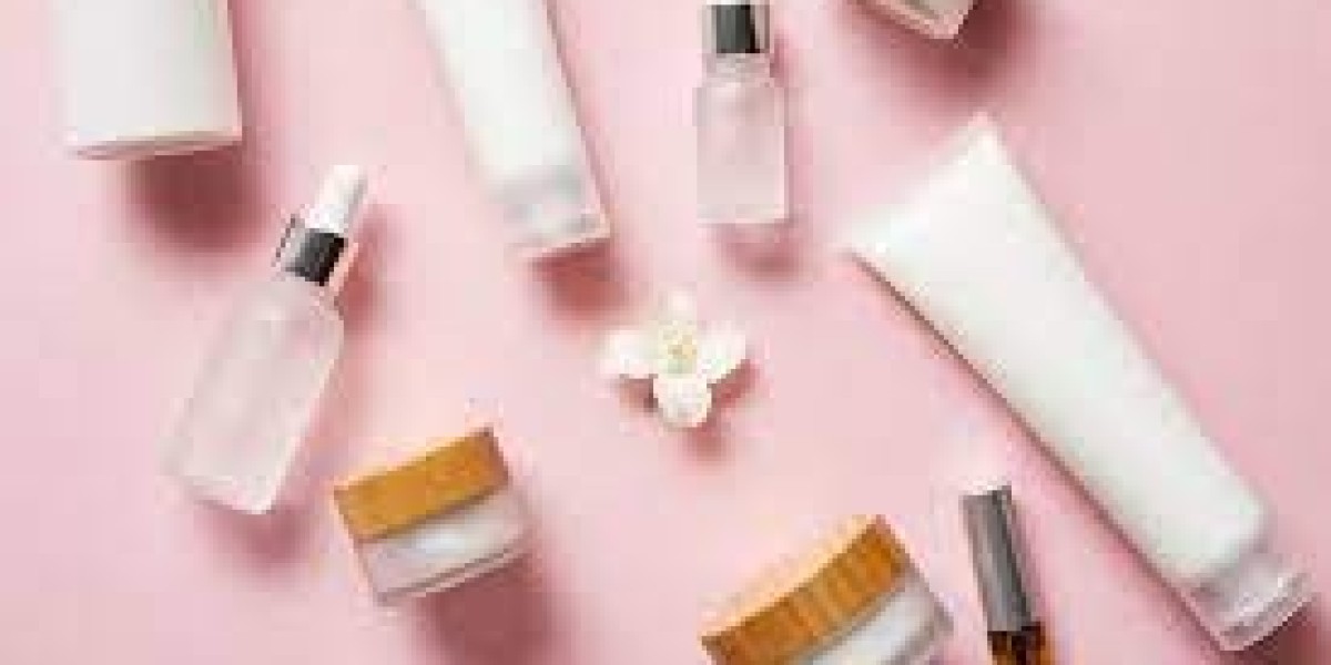 Dehydrated Skin Product Market rapidly expands due to increasing digital influence on skincare purchasing decisions