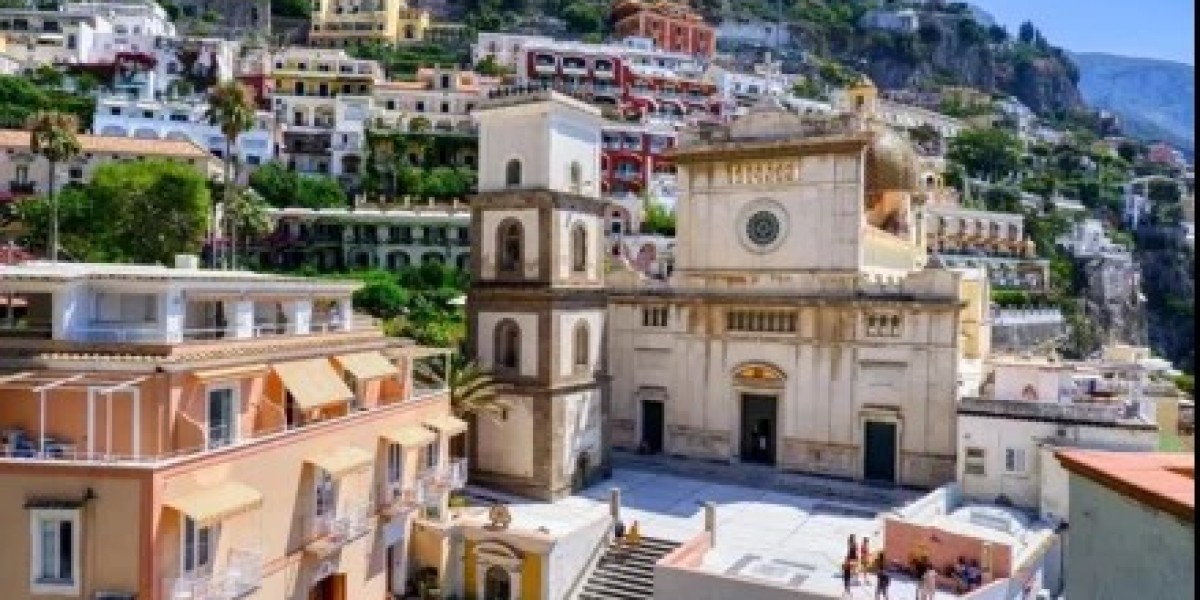 How to Find the Most Beautiful Beaches in Positano Away From the Crowds