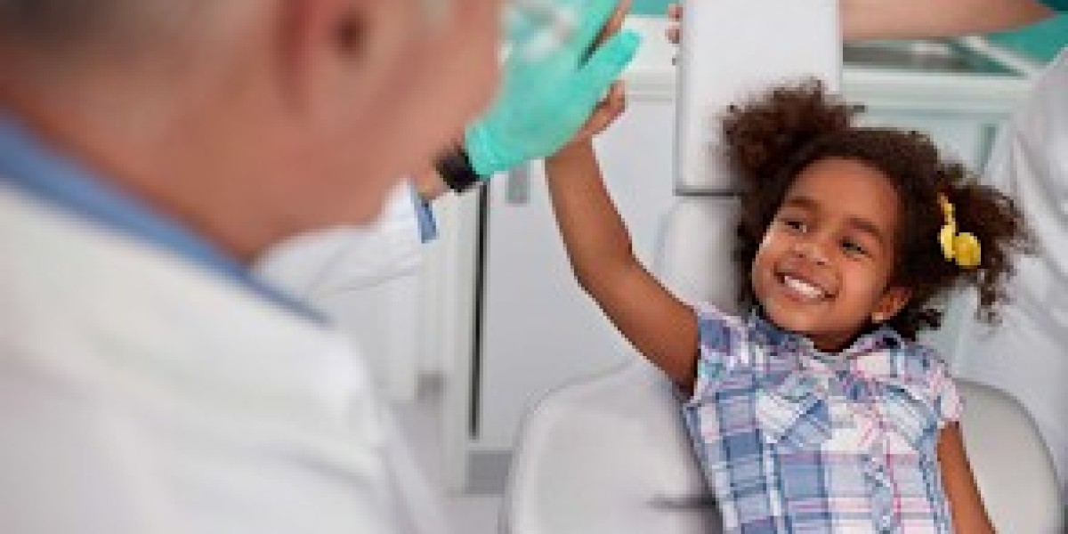Planning to Visit a Pediatric Dentist with Your Kid? Check these Aspects