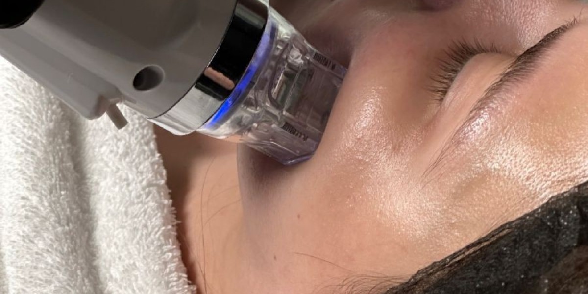 Combining HydraFacial Treatment in Dubai with Other Skincare Procedures Safely