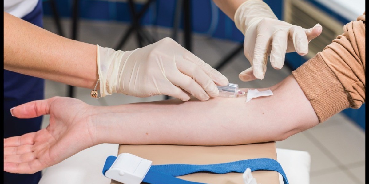 Why Do People Prefer Blood Test at Home in Dubai?