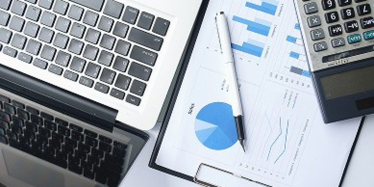 Bookkeeping vs Accounting: Practical Guide for Business Owners