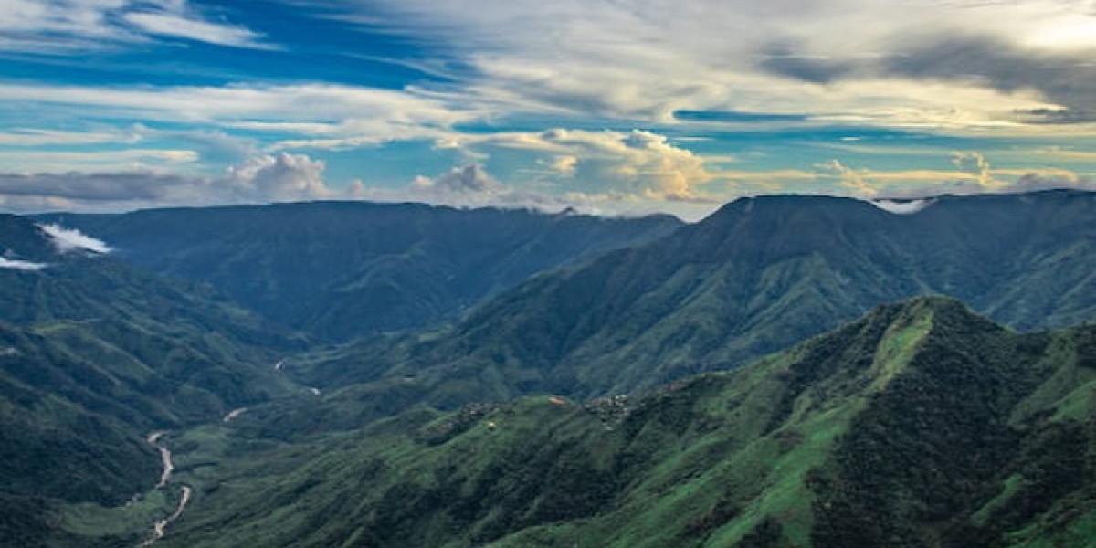 Top Hills to Visit in Meghalaya: Shillong Peak & Beyond