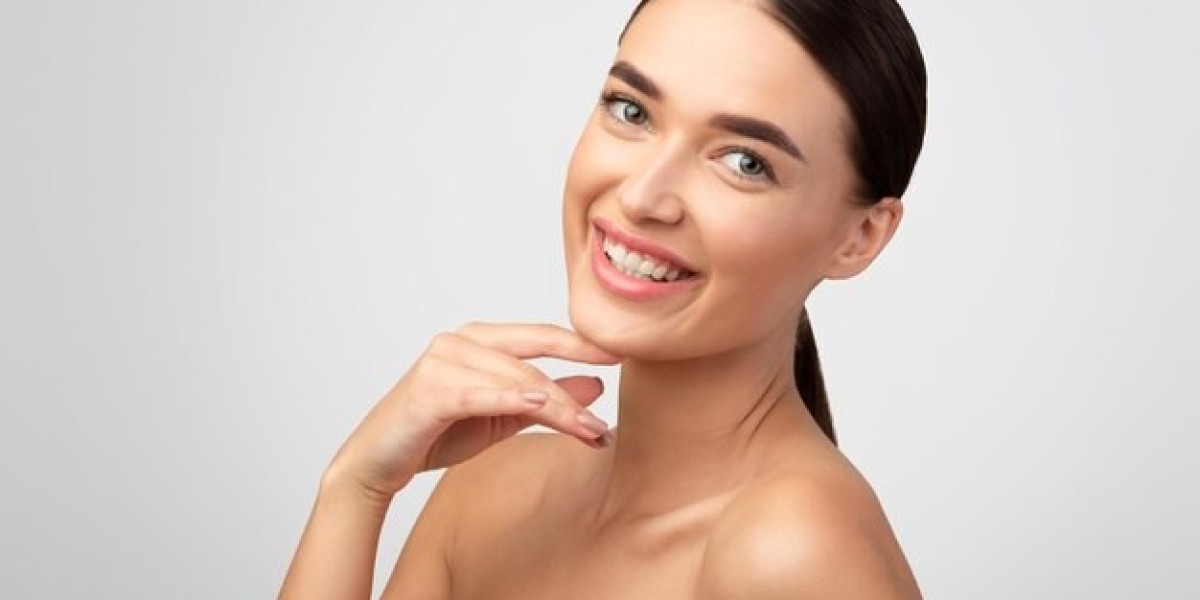 Double Chin Removal in Islamabad: Causes, Treatment Options, and Results