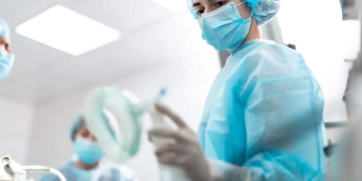 Plastic Surgeon Perspectives on the Latest Cosmetic Trends