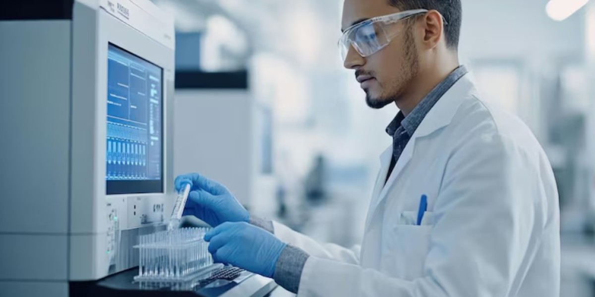 Cost of Becoming a Lab Technician Including Education and Certification Fees
