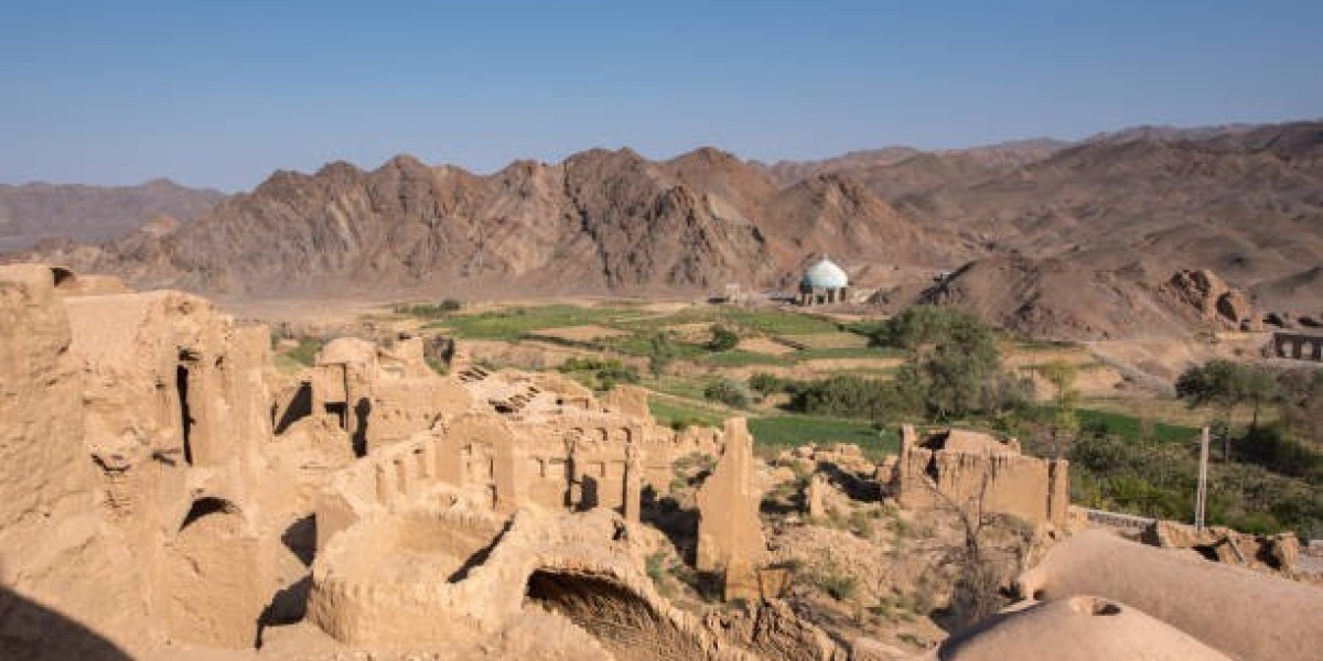 The Best Desert Adventures in Iran: Dasht-e Kavir & Dasht-e Lut