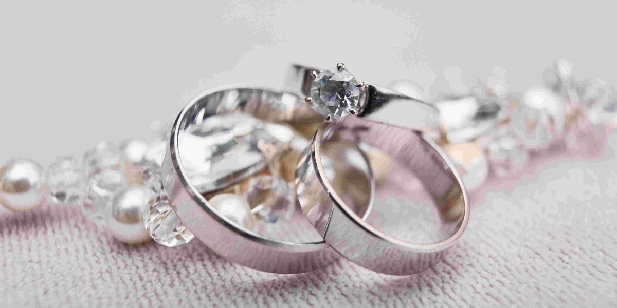 Simple Wedding Rings for Women with Elegant Minimal Style