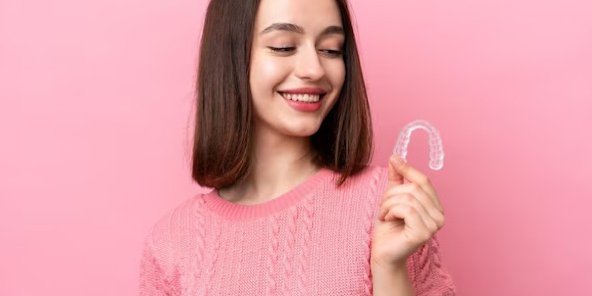 Invisalign Retainers: Protect Your Smile Investment with Custom-Fit Solutions