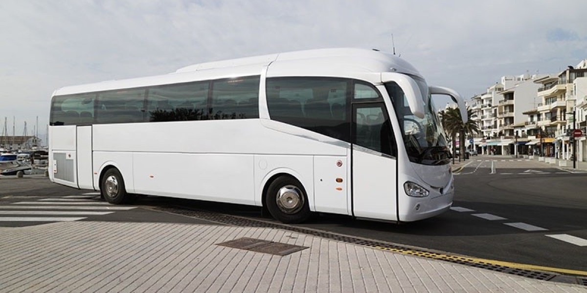Memorable Prom Party Bus – Celebrate in Style